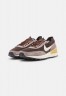 Nike Sportswear WAFFLE ONE Sneaker low light chocolate/natural/oil grey WAFFLE ONE кроссовки женские низкие светло-шоколадный/натуральный/маслянисто-серый