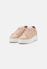 Tommy Hilfiger FEMININE ELEVATED Trainers misty blush FEMININE ELEVATED кроссовки туманный румянец