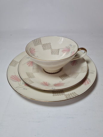 Mitterteich Bavaria Фарфоровое чайное трио с цветочным и геометрическим узором, Германия, 1960-70гг.