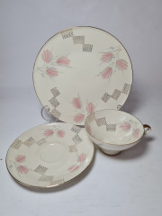 Mitterteich Bavaria Фарфоровое чайное трио с цветочным и геометрическим узором, Германия, 1960-70гг.