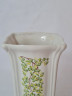 Ваза винтажная Schmelz Saarland, белая керамическая ваза с цветочным орнаментом из разноцветных листочков, 10,5 x 9 x 19,5 см, Германия, 1960-70гг.