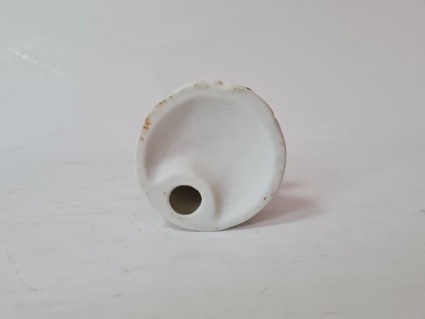 Goebel Статуэтка "Мальчик на пенечке", 14см х 6см, Германия, 1960-70гг.