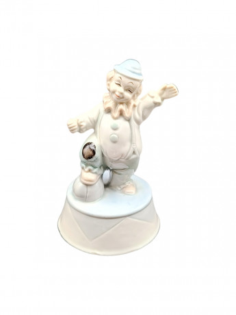Статуэтка винтажная Classic "Клоун с шаром" в светлых тонах, ручная работа, фарфор, 14 х 7.5 см, Германия, 1960-70гг.