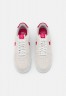Nike Sportswear AF1 PIXEL Sneaker low summit white/mystic hibiscus AF1 PIXEL Низкие кроссовки женские саммит белый/мистический гибискус