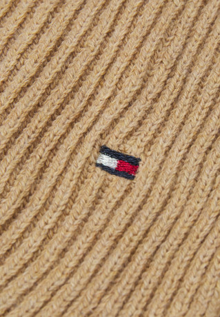 Tommy Hilfiger ESSENTIAL FLAG SCARF Scarf countryside khaki ШАРФ ESSENTIAL FLAG Шарф загородный хаки