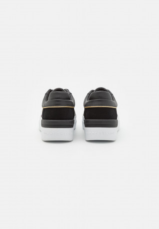 Tommy Hilfiger CORP WEBBING COURT  Trainers black CORP WEBBING COURT Кроссовки черный