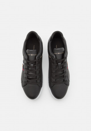 Tommy Hilfiger CORP WEBBING COURT  Trainers black CORP WEBBING COURT Кроссовки черный