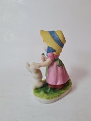 Goebel Статуэтка "Девочка в розовом платье с кроликом", 11см х 8см, Германия, 1960-70гг.