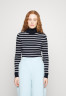 Tommy Hilfiger CABLE ROLL SWEATER Jumper blue/off white СВИТЕР CABLE ROLL Джемперы синий/белый
