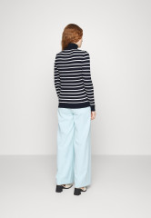 Tommy Hilfiger CABLE ROLL SWEATER Jumper blue/off white СВИТЕР CABLE ROLL Джемперы синий/белый