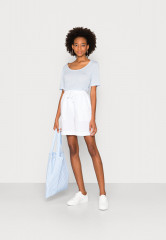 Tommy Hilfiger SCOOP Basic T-shirt breezy blue SCOOP Базовая футболка свежий синий