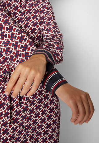 Tommy Hilfiger VIS MONOGRAM MIDI SHIRT DRESS LS Day dress amd rouge / monogram rwb ПЛАТЬЕ-РУБАШКА МИДИ С МОНОГРАММОЙ VIS LS Повседневное платье amd румяна / монограмма rwb