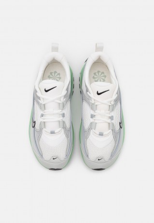 Nike Sportswear W AIR MAX BLISS NN Sneaker low summit white/metallic silver/black/light silver/enamel green/barely green W AIR MAX BLISS NN Низкие кроссовки женские вершина белый/серебристый металлик/черный/светло-серебристый/зеленая эмаль/зеленоватый