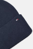 Tommy Hilfiger ESSENTIAL FLAG BEANIE Beanie space blue ESSENTIAL FLAG BEANIE Шапочка космический синий