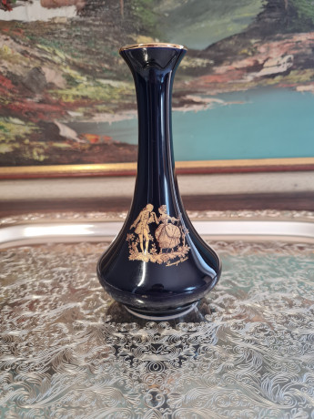 Ваза винтажная Limoges Castel France, черный фарфор с изображением влюбленной пары 22 K золото, 15 x 7,5 см, Франция, 1960-70гг.