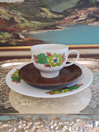 Чайное трио винтажное Mitterteich Bavaria, бело-коричневый фарфор с зеленым цветочным декором, 11 x 6,5 см / 14,5 см / 20 см, Германия, 1960-70гг.