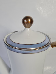 Чайник винтажный Winterling, белый фарфор со светло-голубым ободком и позолотой, 22 x 27,5 см, Германия, 1960-70гг.