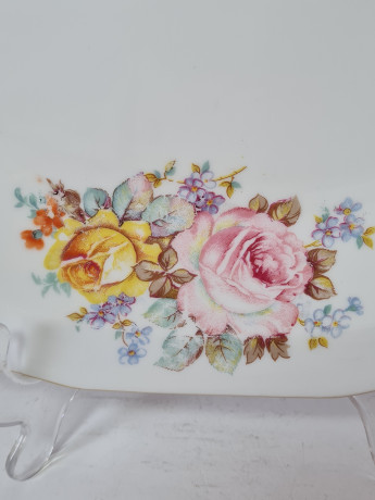 Erichwald Белое овальное фарфоровое блюдо с ручками с цветочным рисунком и позолотой, 34,5 x 22 x 5,5 см, Германия, 1960-70гг.