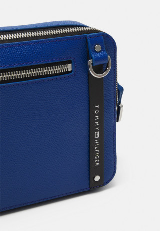 Tommy Hilfiger TH BUSINESS LEATHER CAMERA BAG Across body bag ultra blue TH BUSINESS LEATHER CAMERA BAG Сумка через плечо ультра синий