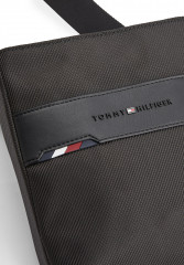 Tommy Hilfiger MINI CROSSOVER UNISEX Across body bag black MINI CROSSOVER UNISEX Сумка через плечо черный