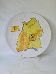 Тарелка декоративная винтажная Staatliche Majolika Karlsruhe, белый фарфор с кракелюром, желтый принт, 42 x 3,5 см, Германия, 1985г.