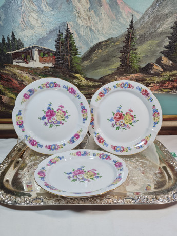 Тарелки винтажные Freiberger Porzellan, Inglasur GDR с цветочным декором, фарфор, 3 шт., 19.5 см, Германия, 1960-70гг.