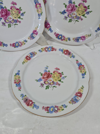 Тарелки винтажные Freiberger Porzellan, Inglasur GDR с цветочным декором, фарфор, 3 шт., 19.5 см, Германия, 1960-70гг.