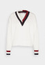 Tommy Hilfiger SWEATER Jumper ecru СВИТЕРА джемперы экрю