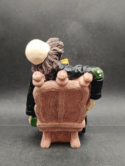 Статуэтка винтажная Gilde "Клон в черном костюме на стуле", фарфор, 17 см, Германия, 1970-80гг.