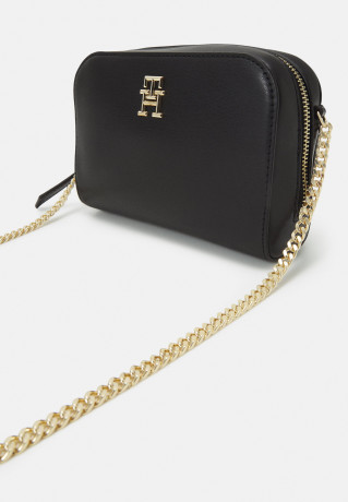 Tommy Hilfiger FEMININE CROSSOVER Across body bag black FEMININE CROSSOVER Сумка через плечо черный