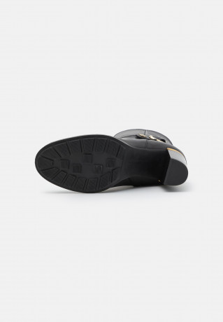 Tommy Hilfiger BELT HIGH HEEL BOOTIE Classic ankle boots black BELT HIGH HEEL BOOTIE Классические ботильоны черный