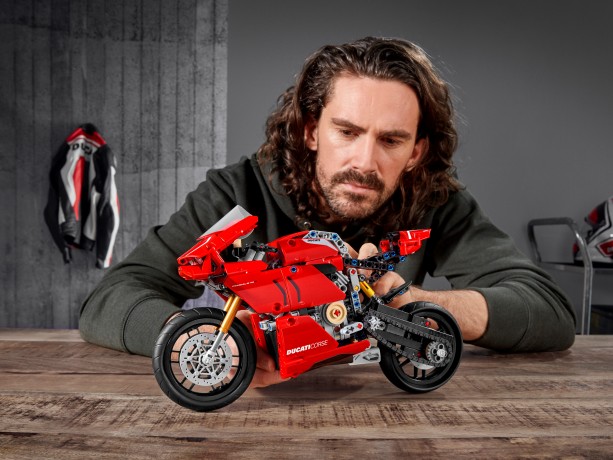 Lego Ducati Panigale V4 R Дукати Панигале V4 R