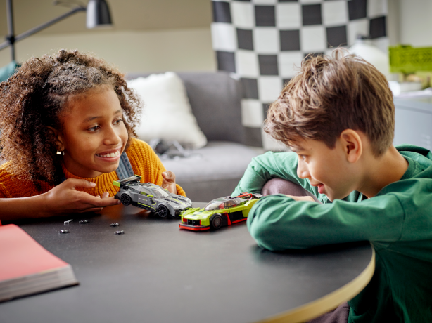 Lego Aston Martin Valkyrie AMR Pro & Aston Martin Vantage GT3 Aston Martin Valkyrie AMR Pro &amp; Aston Martin Vantage GT3