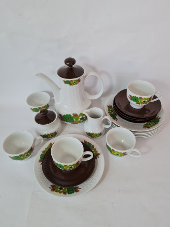 Набор чайный винтажный Mitterteich Bavaria, бело-коричневый фарфор с зеленым цветочным декором, на 5 персон, Германия, 1960-70гг.