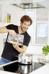 Schulte-Ufer Schulte-Ufer Topfset 6-tlg. CASTELLO inkl. Holzkiste silber Набор горшков Schulte-Ufer из 6 предметов. CASTELLO, включая деревянный ящик.