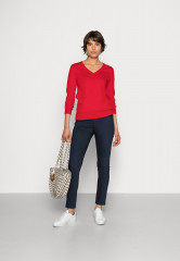 Tommy Hilfiger HERITAGE V NECK  Jumper apple red HERITAGE V-NECK Джемперы яблоко красное