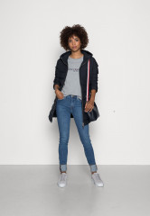 Tommy Hilfiger Print T-shirt light grey футболка с принтом светло-серый