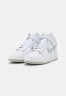 Nike Sportswear W DUNK HIGH Sneaker high white/grey fog/sail W DUNK HIGH Высокие кроссовки женские белый/серый туман/парус