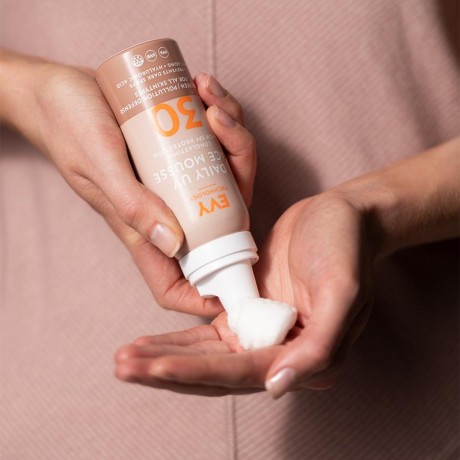 EVY TECHNOLOGY Daily UV Face Mousse SPF 30  Ежедневный УФ-мусс для лица SPF 30