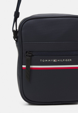 Tommy Hilfiger MINI REPORTER UNISEX Across body bag space blue MINI REPORTER UNISEX Сумка через плечо космический синий