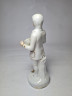 Статуэтка винтажная фарфоровая Richard Ginori "Мужчина в бело-золотом костюме с цветами", 18,5 x 7 см, Германия, 1960-70гг.