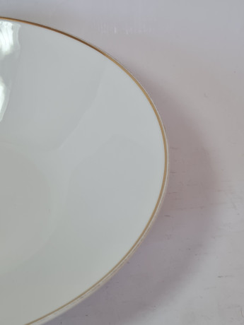 Сервировочная тарелка винтажная Mitterteich Bavaria, белый фарфор с позолоченным ободком, 22,5 x 6,5 см, Германия, 1960-70гг.