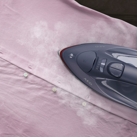 AEG AEG Dampfbugeleisen SI6-1-4MN, 2500 W, Anti-KalkSystem, Restwarmeanzeige, 200 g Dampfstoss  Паровой утюг AEG СИ6-1-4МН, 2500 Вт, система защиты от накипи, индикатор остаточного тепла, паровой удар 200 г.