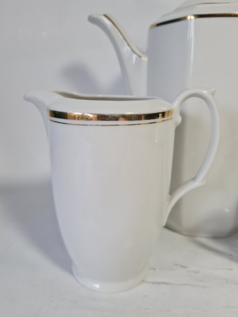 Набор посуды для чая винтажный Mitterteich Bavaria, белый фарфор с золотой каймой: чайник 22 x 23 см, молочник 12,5 x 13 см, сахарница 14,5 x 13 см, Германия, 1960-70гг.
