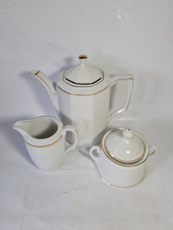 Набор посуды для чая винтажный Mitterteich Bavaria, белый фарфор с золотой каймой: чайник 22 x 23 см, молочник 12,5 x 13 см, сахарница 14,5 x 13 см, Германия, 1960-70гг.