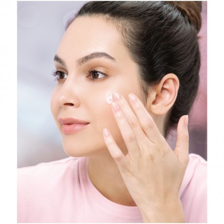 Nivea Rosenwasser & Hyaluron Gel-Tagespflege Дневной уход с розовой водой и гиалуроновым гелем