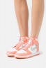 Nike Sportswear W DUNK HIGH Sneaker high crimson bliss/iron ore/white W DUNK HIGH Высокие кроссовки женские малиновое блаженство/железная руда/белый