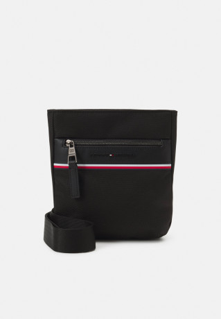 Tommy Hilfiger 1985 MINI CROSSOVER UNISEX Across body bag black 1985 MINI CROSSOVER UNISEX — Сумка через плечо черный