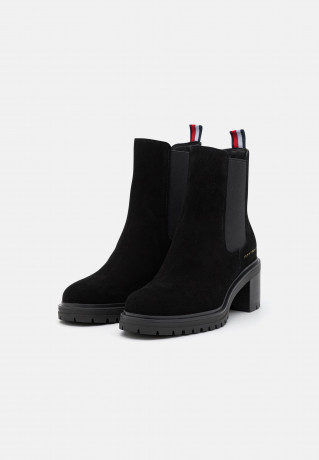 Tommy Hilfiger OUTDOOR CHELSEA MID HEEL BOOT Classic ankle boots black OUTDOOR CHELSEA MID HEEL BOOT Классические ботильоны черный