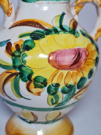 Miriam Italy Ваза для цветов с двумя ручками с ярким цветочным рисунком, 16 x 16 см, Италия, 1960-70гг.